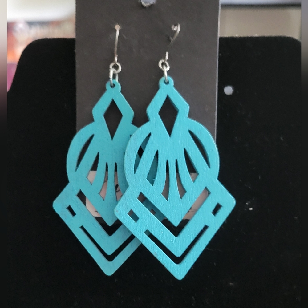 Chic Turquoise Blue Drop Earrings